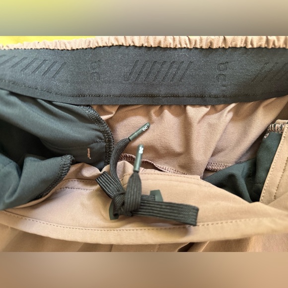 On Running Men's Active Pant | Size Medium - Picture 14 of 14